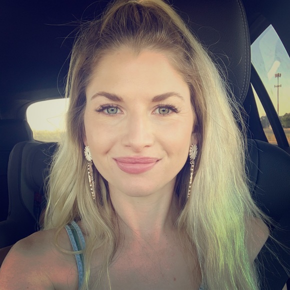 Meet your Posher, Brittany - Picture 1 of 1